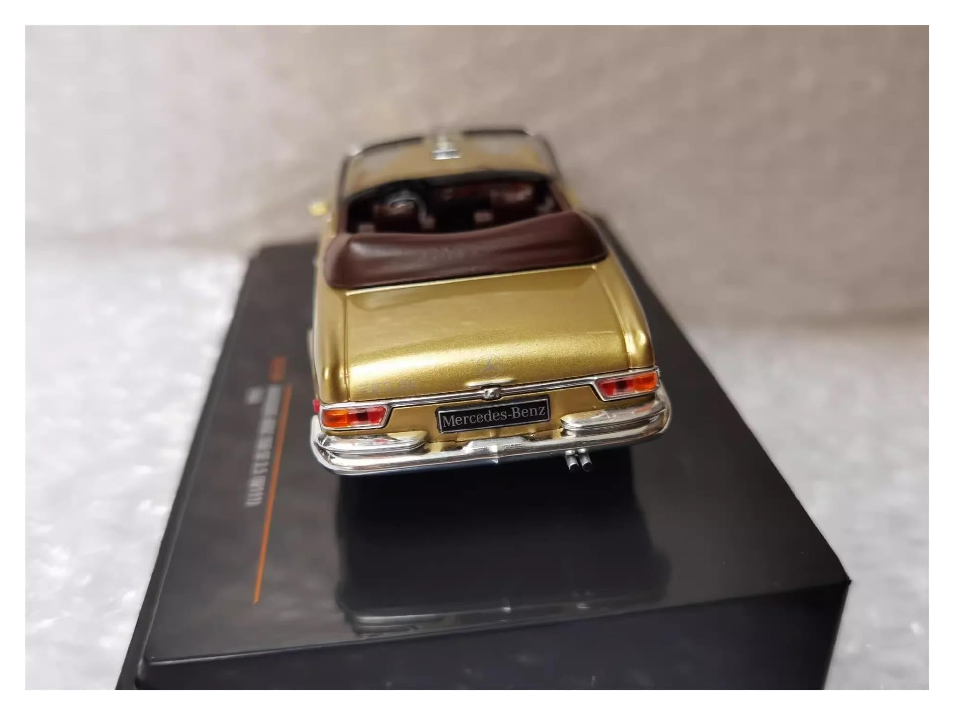Amazon | ミニカー メルセデス · ベンツ 280 SE 3.5 W111 1969 1:43